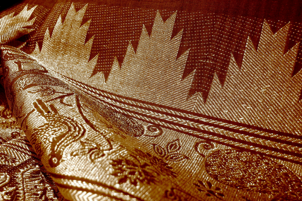 South Indian Bridal Sarees – Varieties, Draping Style, Trends, Buying Tips!